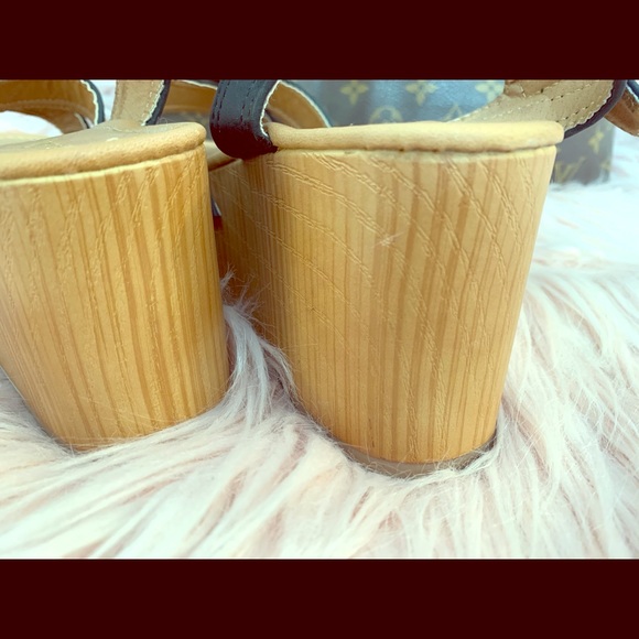 Platforms - Picture 5 of 5